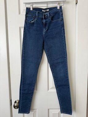Levi's Dark Blue Skinny Jeans